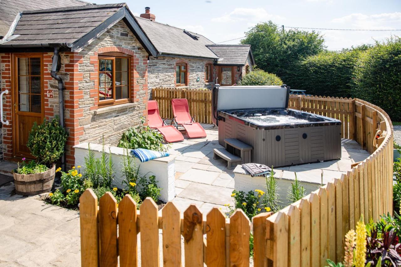 Croft Farm & Celtic Cottages Cardigan Esterno foto